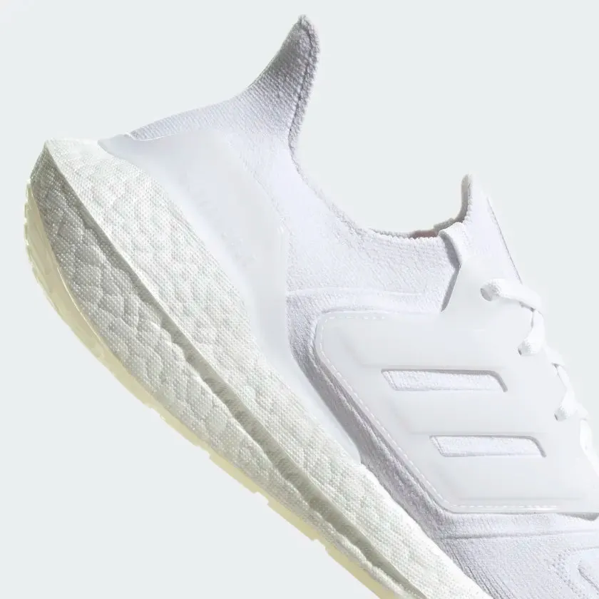 Adidas Men Ultraboost 22 Running Shoes