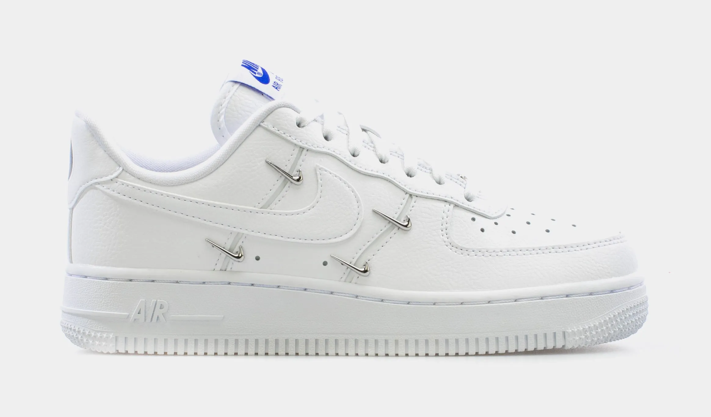 Air Force 1 LX Womens Lifestyle Shoe (White)