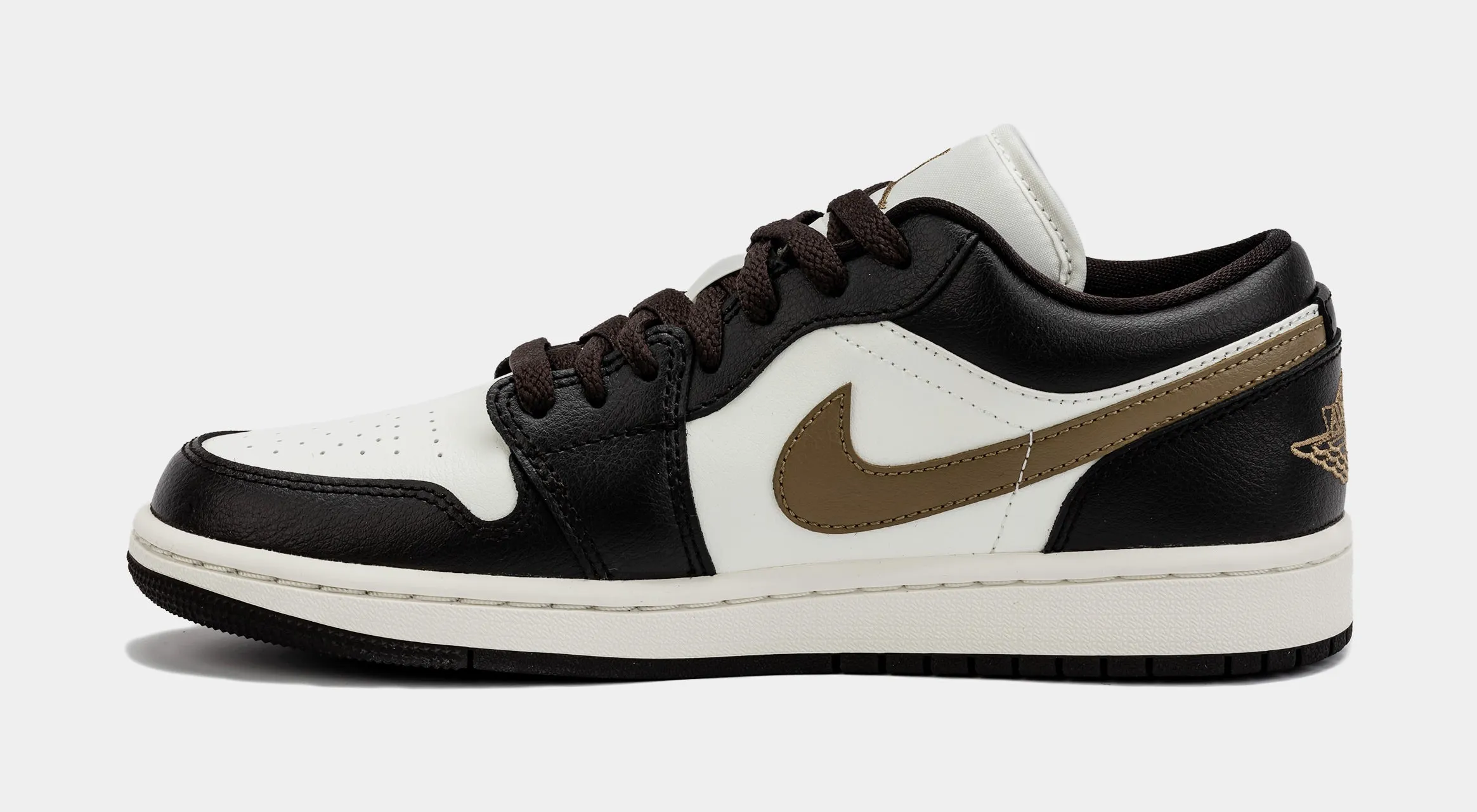 Air Jordan 1 Retro Low Shadow Brown Womens Lifestyle Shoes (Black/Brown)